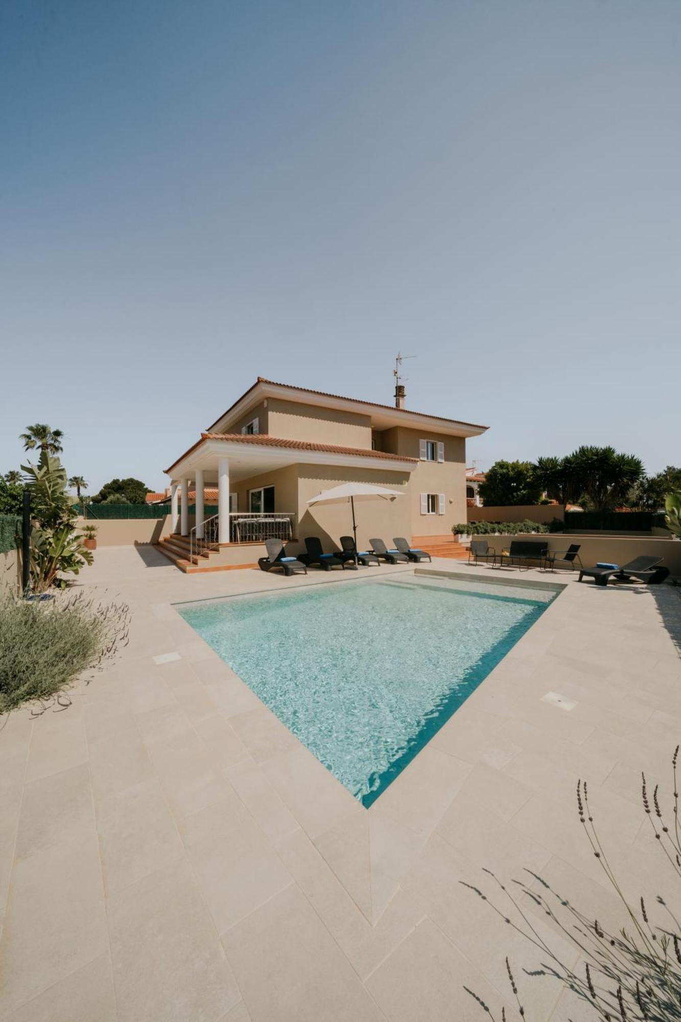 Victoria Paradise Villa *